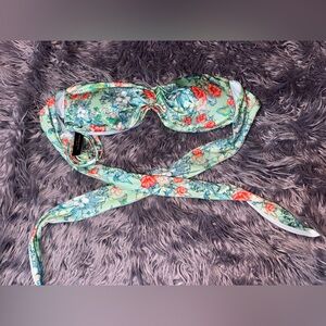 Victoria’s Secret wrap bikini top – large